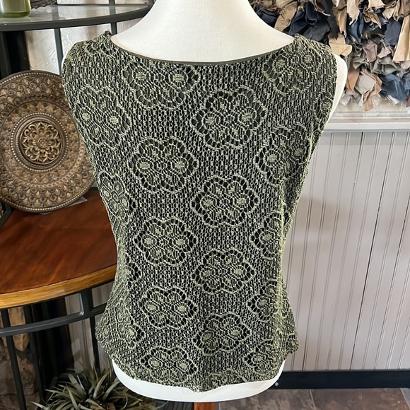 Studio Y Top - Picture 2 of 6